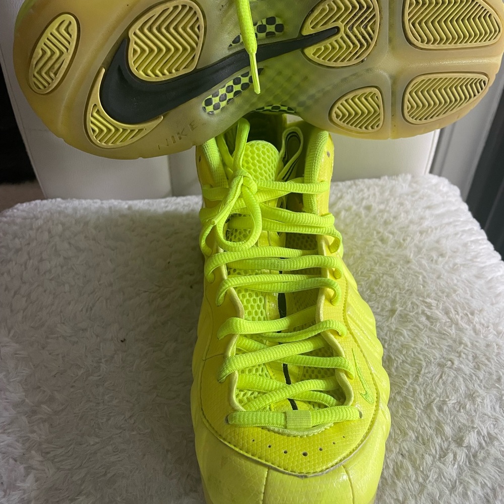 Sold on Mercari.Nike Air Foamposite volt in really good condition. - Picture 8 of 10